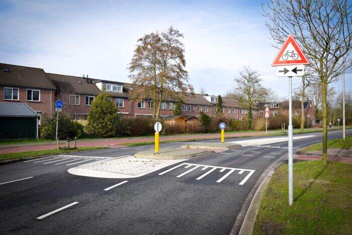 Afbeelding: fietsoversteekplaats op de Hilversumse Meentweg.