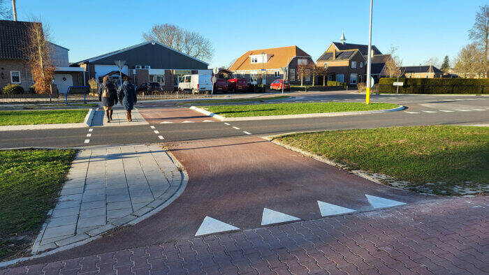 Afbeelding: Gerealiseerde fietsers- en voetgangersoversteekplaats in IJsselmuiden